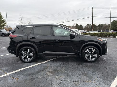 Used 2024 Nissan Rogue SL w/ SL Premium Package image 8