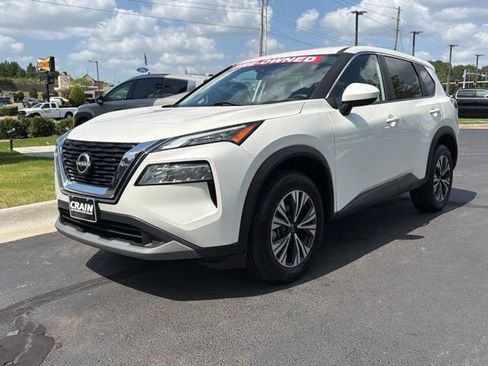 Used 2023 Nissan Rogue SV AWD/4WD image 4
