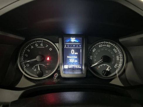 Used 2022 Toyota Tacoma TRD Sport w/ TRD Premium Sport Package AWD/4WD image 12