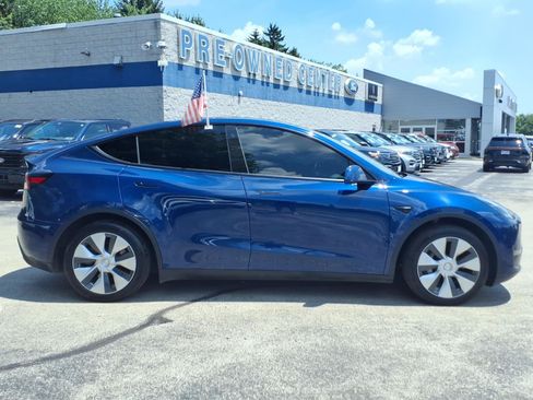 Used 2021 Tesla Model Y Long Range AWD/4WD image 2