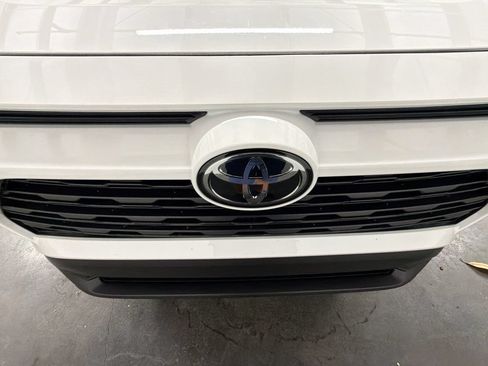 Used 2020 Toyota RAV4 XLE FWD image 29