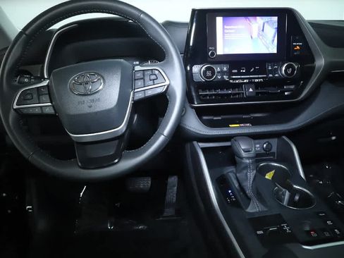 Used 2026 Toyota Highlander XLE AWD/4WD image 29