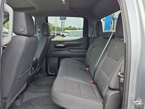 Used 2025 Chevrolet Silverado 1500 LT Trail Boss AWD/4WD image 30