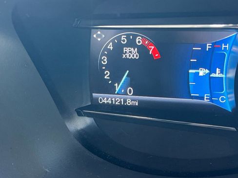 Used 2019 Ford Explorer Limited image 26