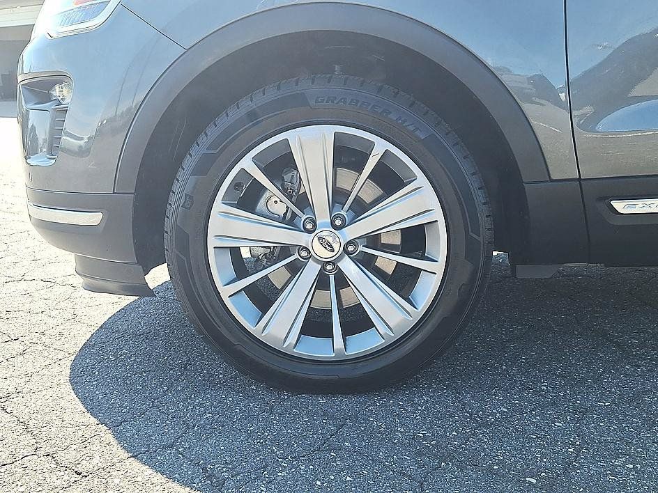 Used 2019 Ford Explorer Limited w/ Ford Safe & Smart Package AWD/4WD image 8