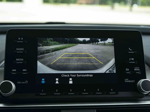 Used 2018 Honda Accord LX image 31