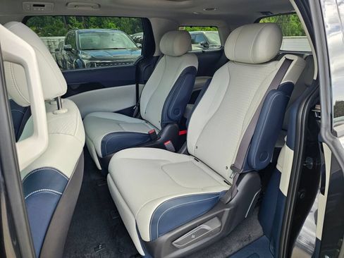 New 2026 Kia Carnival SX Prestige FWD image 24