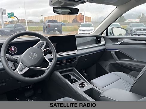 New 2026 Volkswagen Tiguan SE image 18