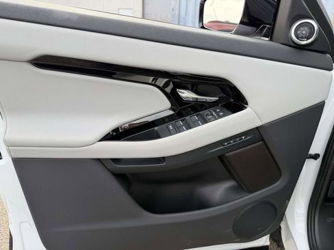 Used 2026 Land Rover Range Rover Evoque S image 20