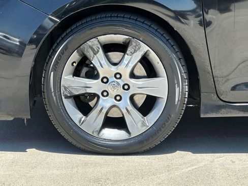 Used 2015 Toyota Sienna SE FWD image 27