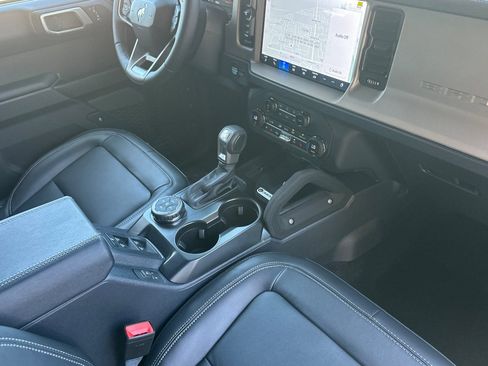 New 2026 Ford Bronco Outer Banks w/ Sasquatch Package AWD/4WD image 16