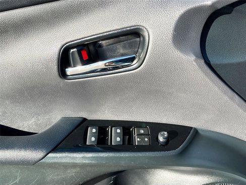 Used 2018 Toyota Prius Four Touring image 19
