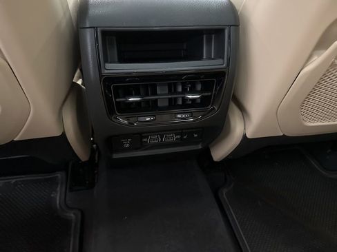 Used 2023 Jeep Grand Cherokee Limited image 21