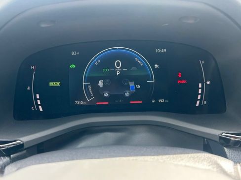 Used 2025 Toyota Camry SE w/ Convenience Package FWD image 12