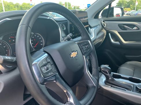 Used 2023 Chevrolet Blazer LT w/ Sound & Technology Package FWD image 8