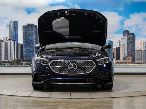 Used 2026 Mercedes-Benz E 450 4MATIC Sedan image 4