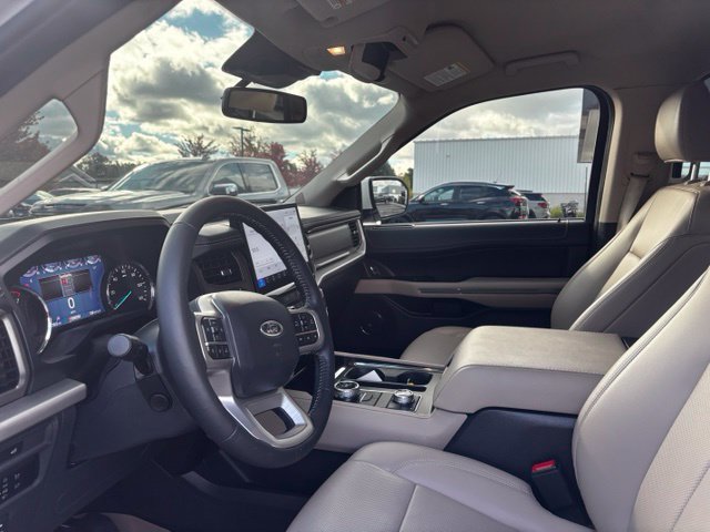 Used 2024 Ford Expedition XLT AWD/4WD image 10