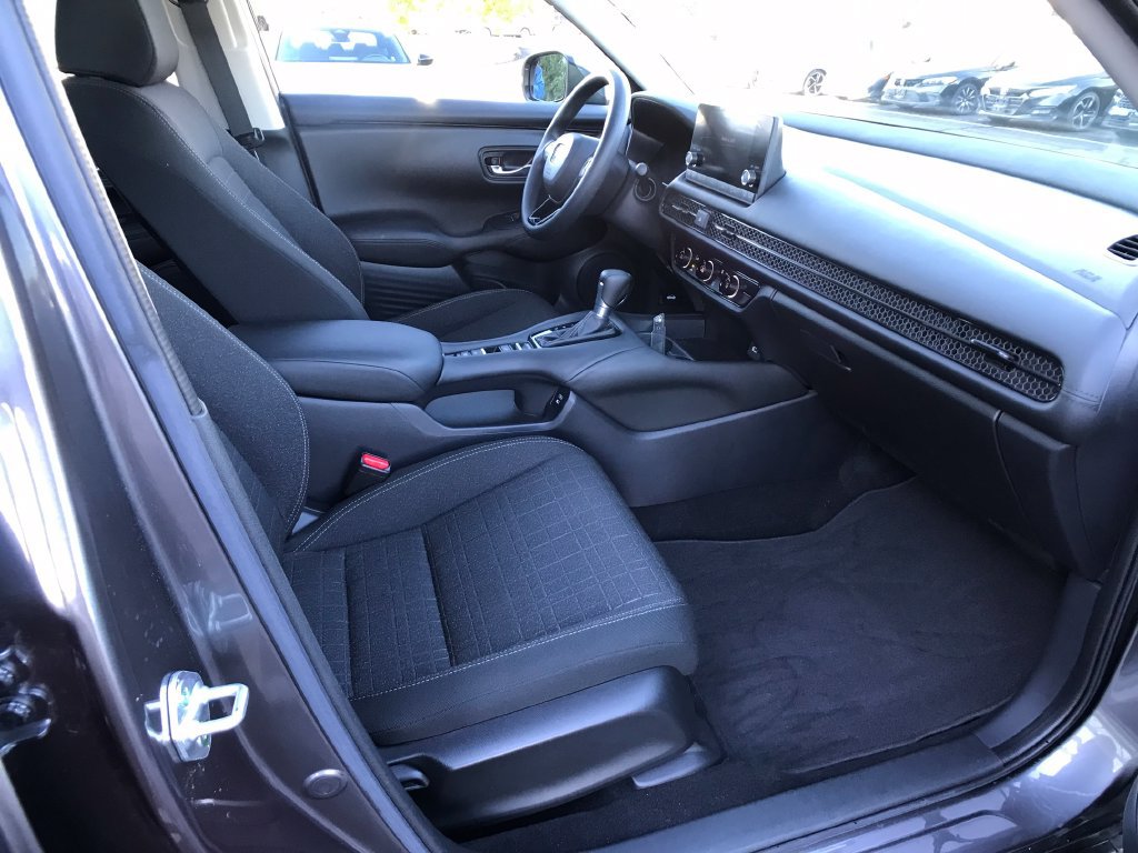 Used 2024 Honda HR-V LX image 12
