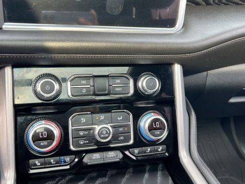 Used 2022 GMC Yukon Denali image 29