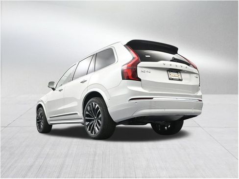 New 2026 Volvo XC90 T8 Ultra w/ Protection Package Premier AWD/4WD image 23
