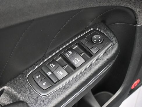 Used 2014 Dodge Charger R/T w/ Blacktop Package image 16