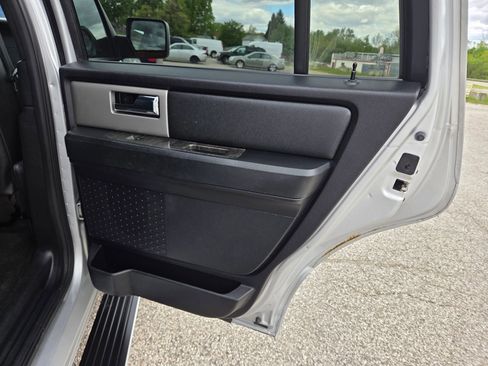 Used 2017 Ford Expedition Limited w/ Equipment Group 301A AWD/4WD image 16