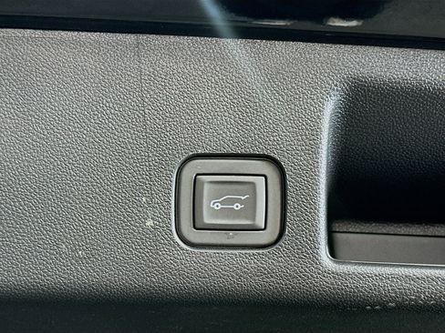 Used 2025 Chevrolet Equinox EV LT FWD image 31