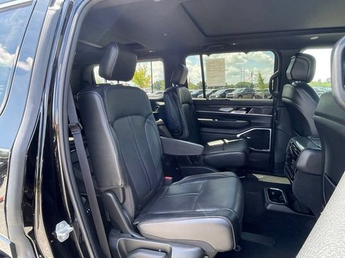 Used 2022 Jeep Wagoneer Series III w/ Premium Group I RWD image 47
