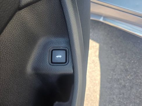 Certified 2018 Honda Accord EX image 11