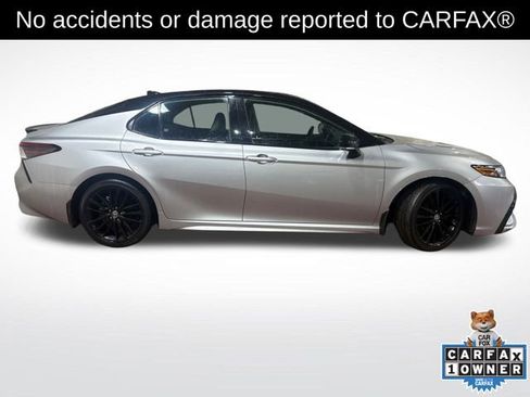 Used 2022 Toyota Camry XSE image 3