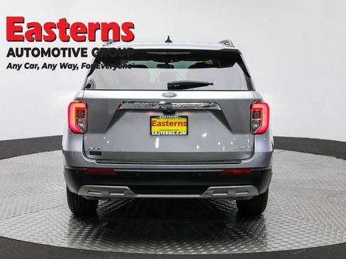Used 2023 Ford Explorer XLT w/ Equipment Group 202A image 6