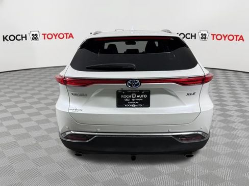Used 2023 Toyota Venza XLE AWD/4WD image 7