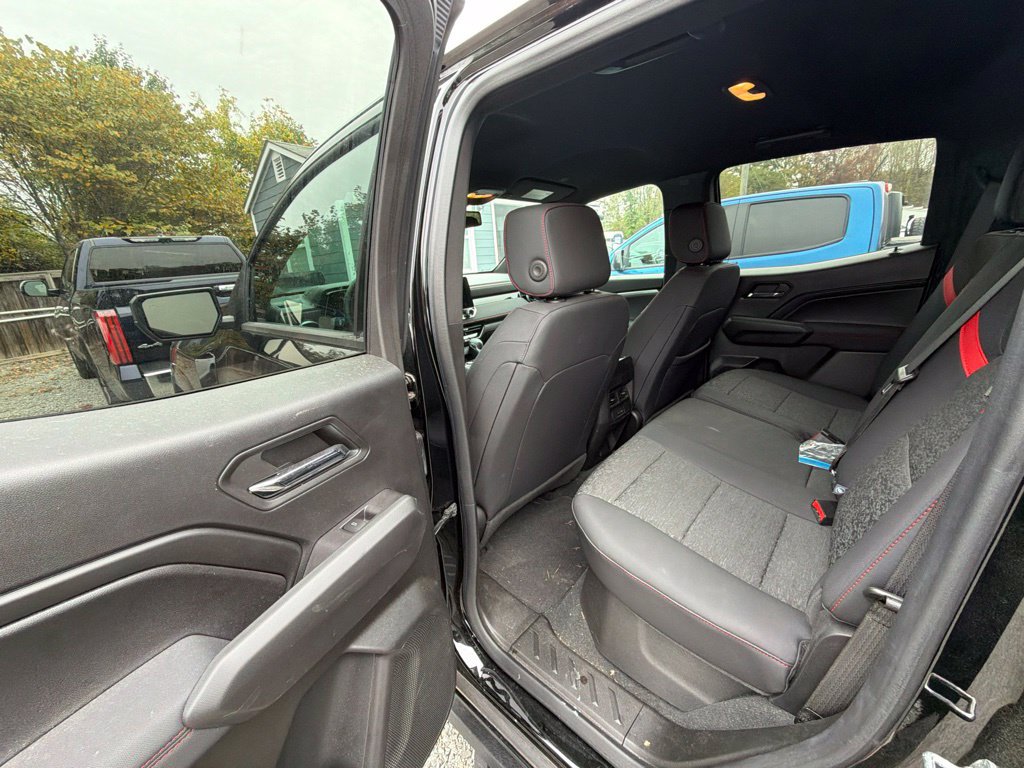 Used 2024 Chevrolet Colorado Z71 w/ Z71 Convenience Package 2 AWD/4WD image 14