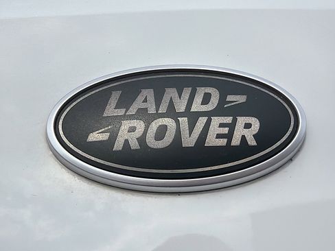 Used 2020 Land Rover Range Rover Evoque SE image 11