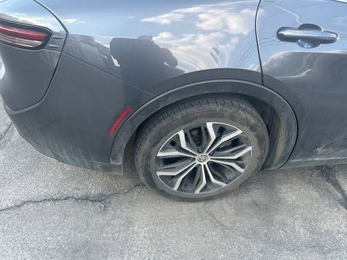 Used 2023 Toyota Crown XLE image 6