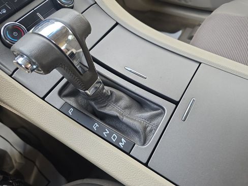 Used 2012 Ford Taurus SEL FWD image 22