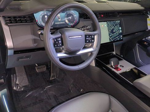 New 2026 Land Rover Range Rover Long Wheelbase SE AWD/4WD image 16