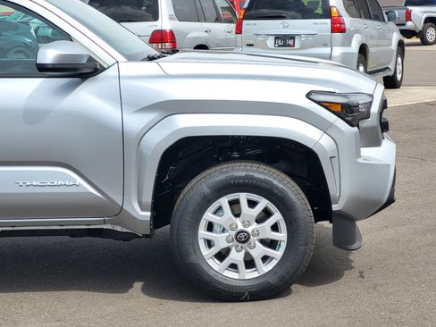 New 2026 Toyota Tacoma SR5 AWD/4WD image 6