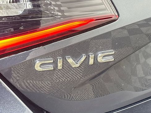 Used 2025 Honda Civic Sport image 23