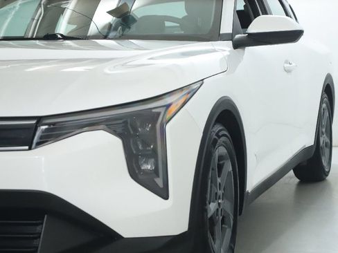 Used 2025 Kia K4 FWD image 4