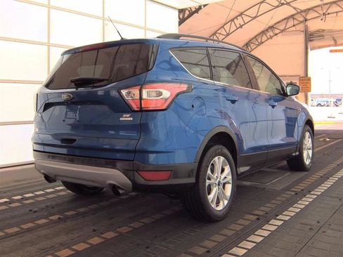 Used 2017 Ford Escape SE w/ Equipment Group 201A FWD image 5
