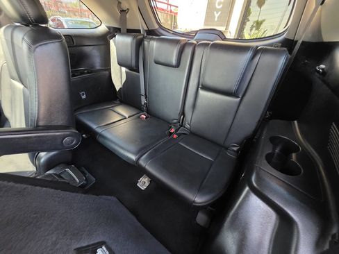 Used 2018 Toyota Highlander SE FWD image 25