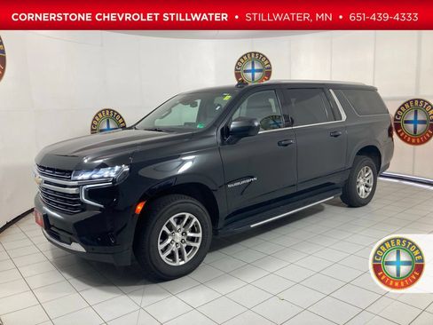 Used 2024 Chevrolet Suburban LT AWD/4WD image 1