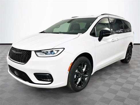 New 2026 Chrysler Pacifica Limited w/ S Appearance Package image 10