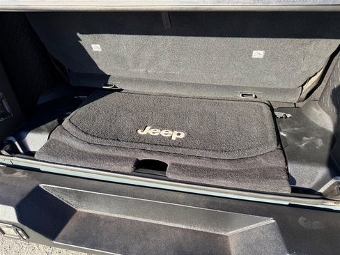 Used 2015 Jeep Wrangler Sport image 15