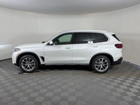 Used 2026 BMW X5 sDrive40i w/ Premium Package RWD image 2