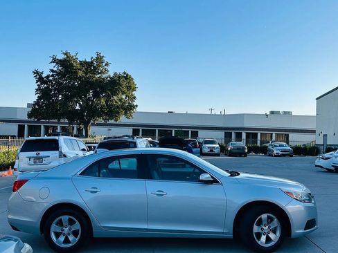 Used 2016 Chevrolet Malibu LT image 11