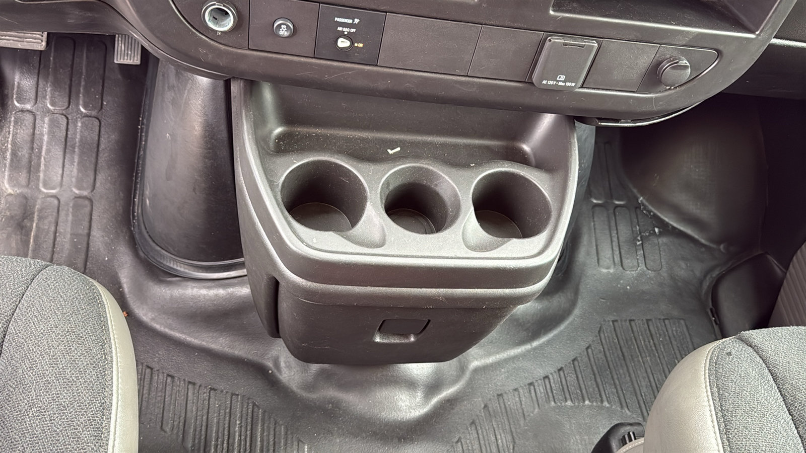 Used 2024 Chevrolet Express 2500 w/ Driver Convenience Package RWD image 20