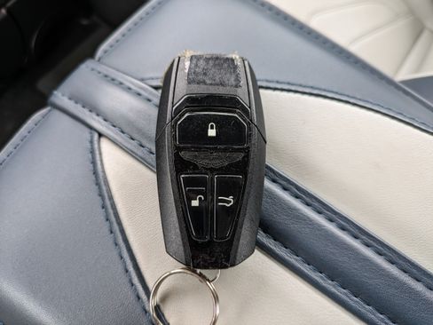 Used 2020 Aston Martin DBS Superleggera Volante RWD image 37