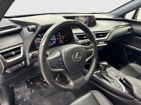 Used 2020 Lexus UX 200 w/ Accessory Package 2 FWD image 18